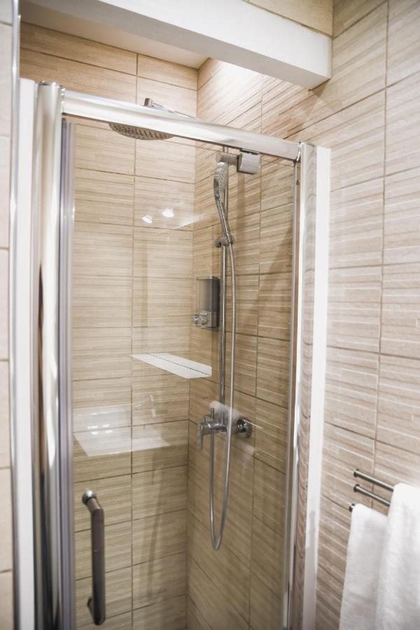 Monkey 2 Salles De Bain Hypercentre 6 Pers Epernay Luaran gambar